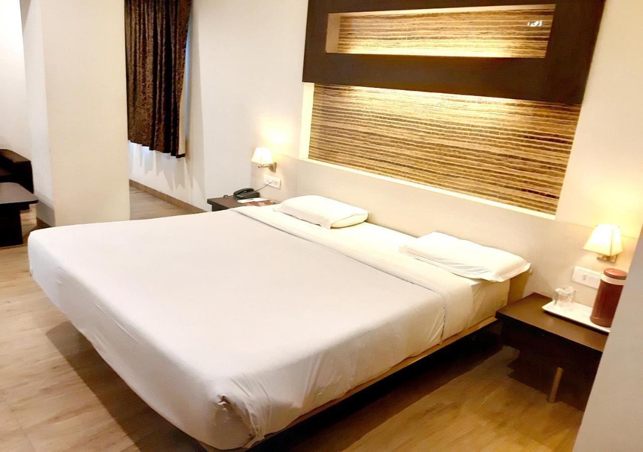 Hotel Adarsha Palace Belgaum Exterior photo